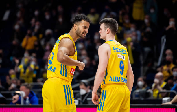 体育男子佩 体育男子佩