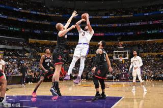 更让我们看 更让我们看